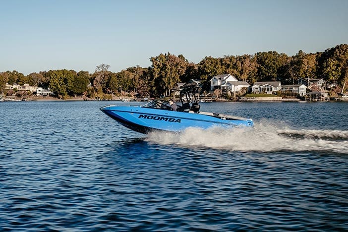 2020 Moomba Makai: Subfloor Ballast Surf and Wakeboard Boat