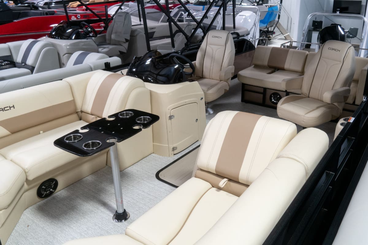 Coach Pontoons - FLC 243