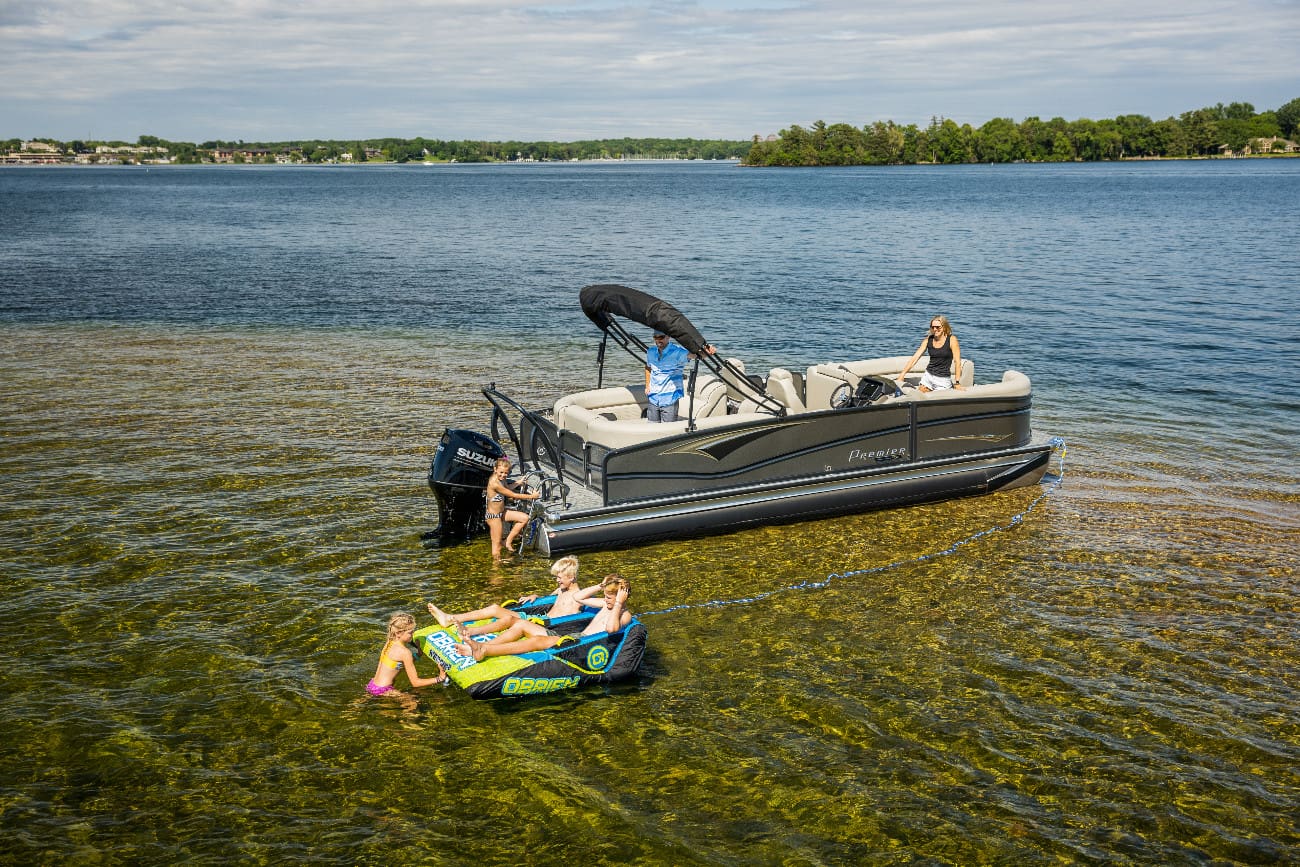 premier_pontoon_boats-exceptional_handling_maneuverability