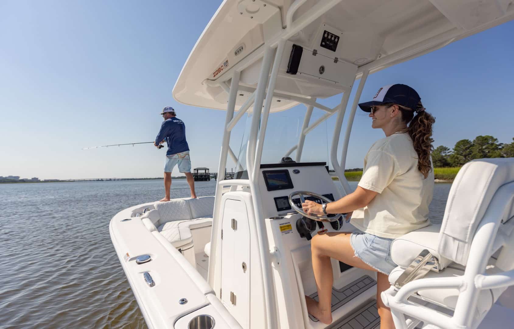 Sea Fox 228 Commander bow casting platform