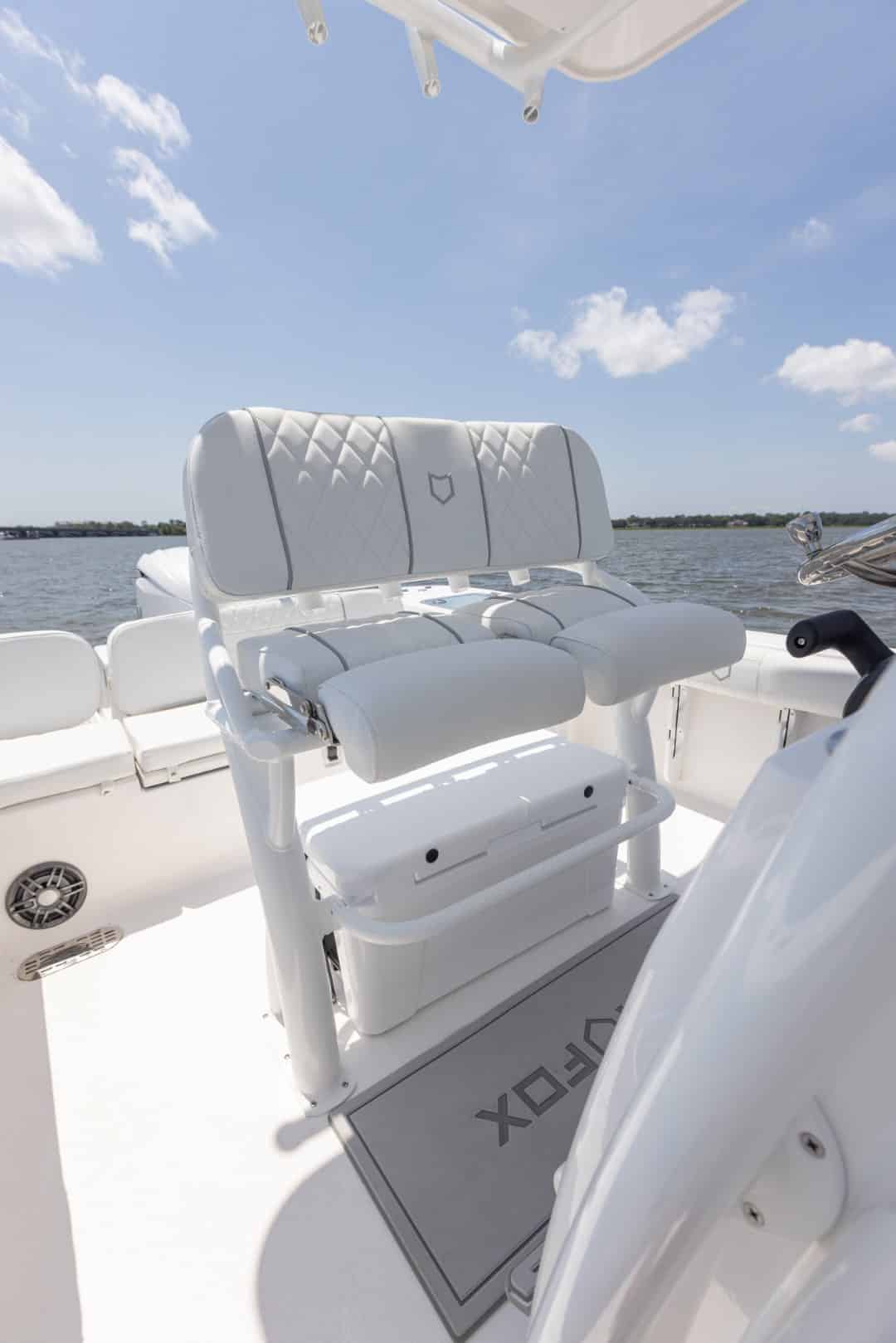 Sea Fox 228 Commander captains chair