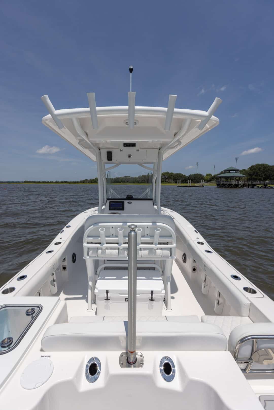 Sea Fox 228 Commander top