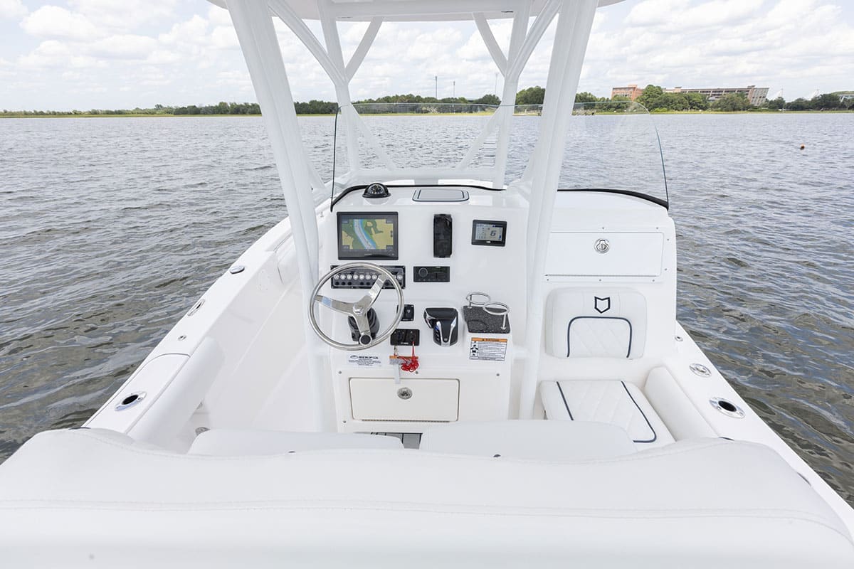 Sea Fox 248 Side Console helm
