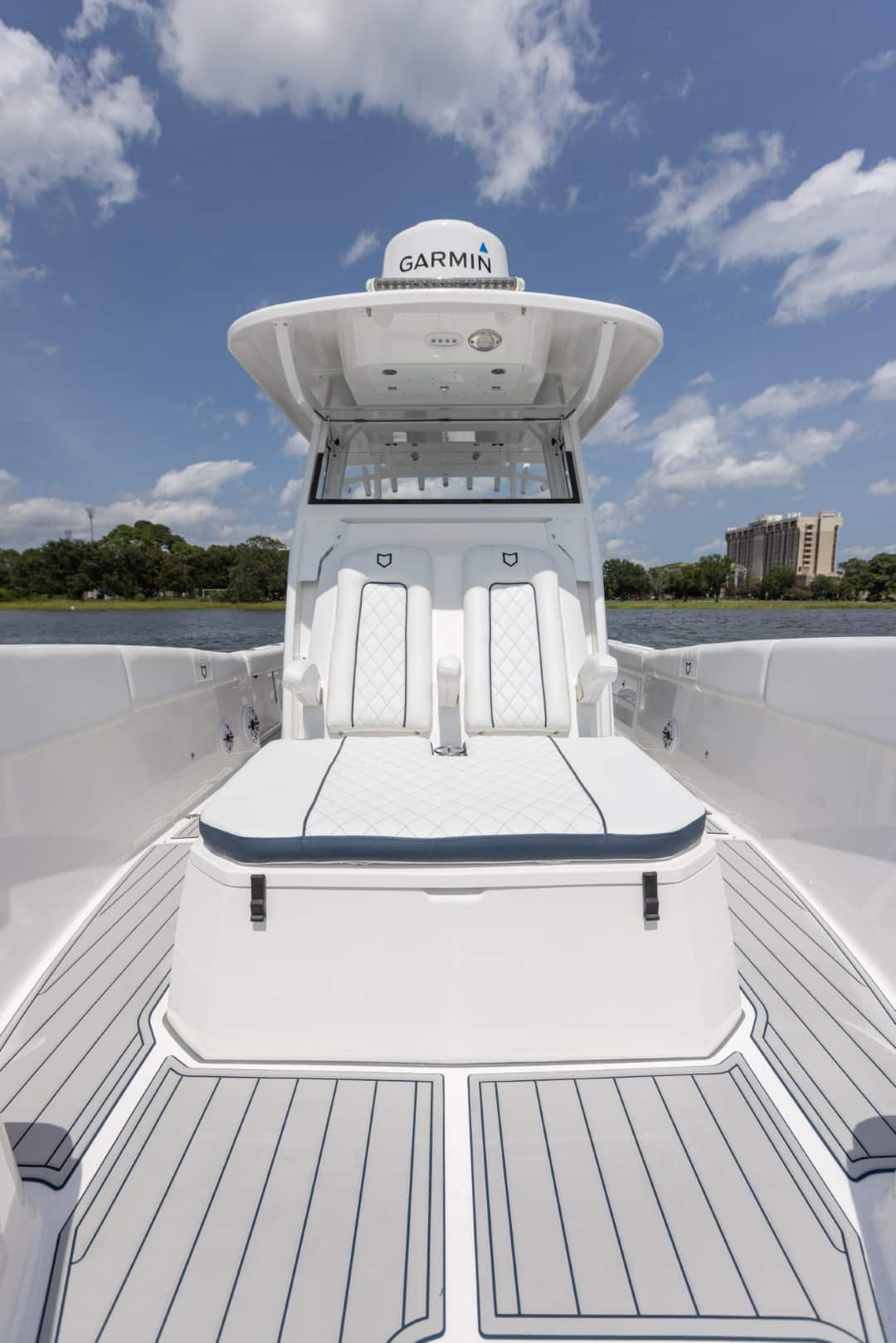 Sea Fox 328 Commander top